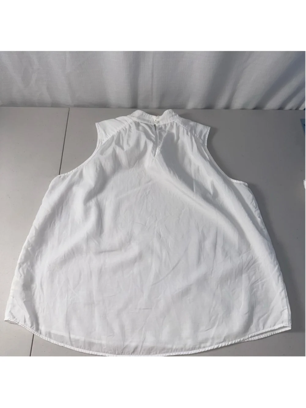 Cloth & Stone Anthropologie White Mockneck Keyhole Top Sleeveless Blouse Size L - Picture 2 of 8